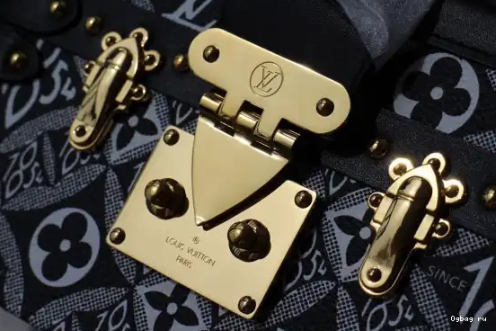 PETITE 1854 LOUIS VUITTON MALLE SINCE 0514